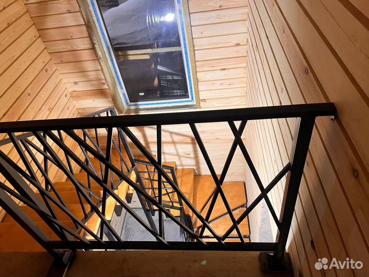 Лестница на металлокаркасе