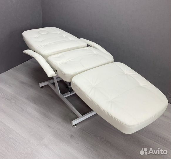Кресло кушетка косметолога