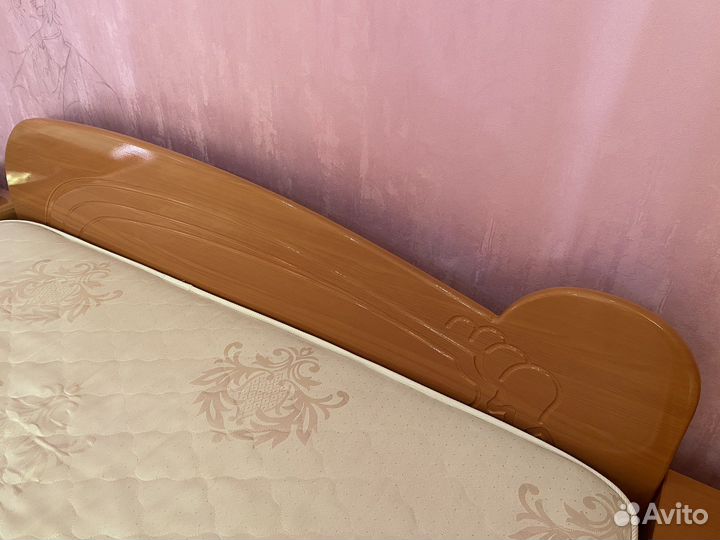 Спальный гарнитур