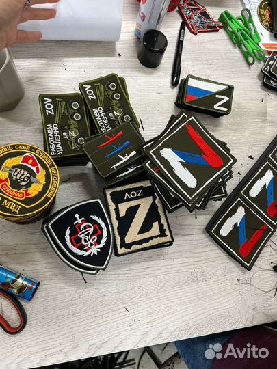 Шевроны, нашивки, патчи готовые V, пуля и другие