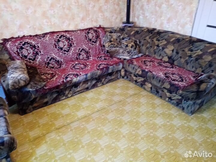 Продам угловой диван бу