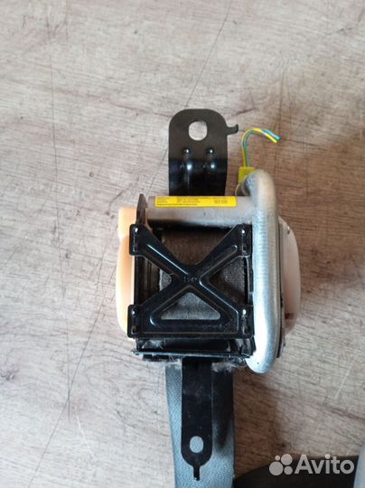 Ремень безопасности передний Nissan Navara D40