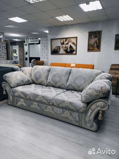 Диван классический