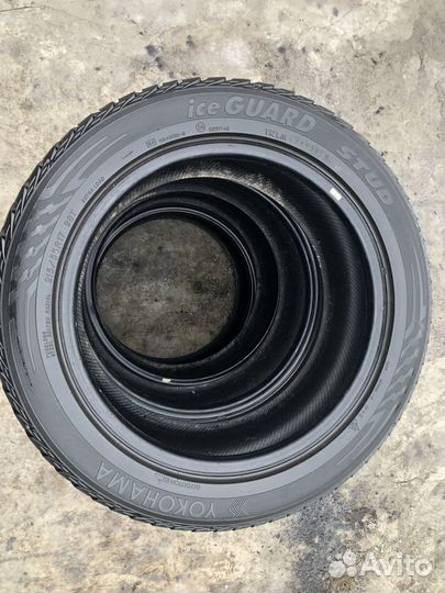 Yokohama Ice Guard IG35 215/55 R17