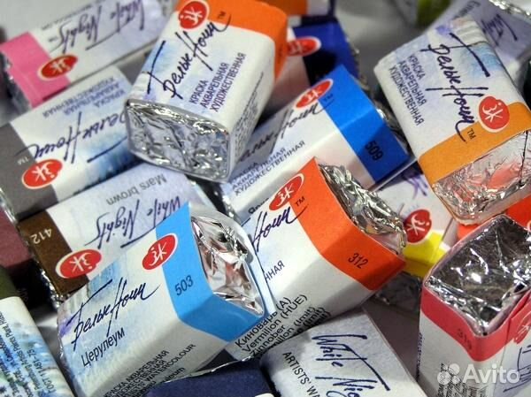 Художественные краски, кисти, холсты,мольберты