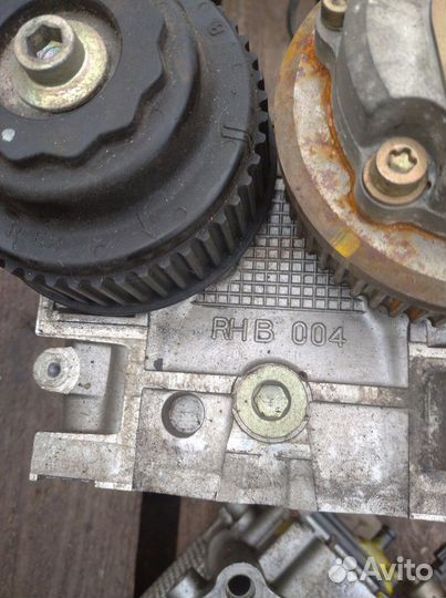 Головка двигателя Субару 2,5