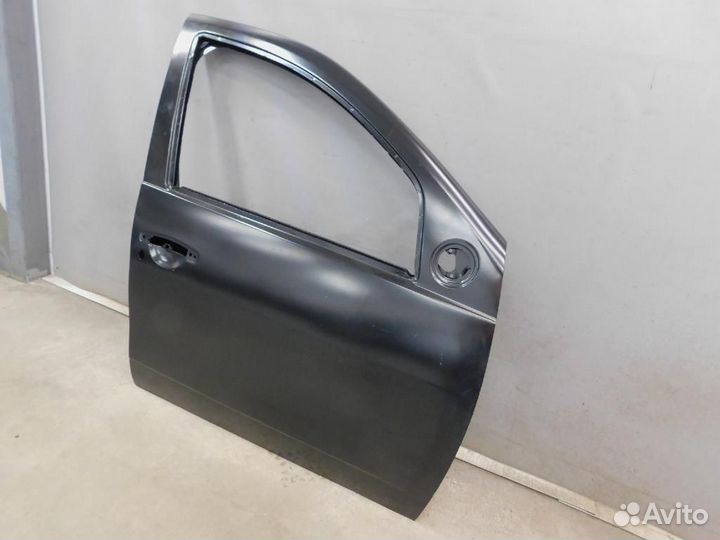 Дверь передняя правая Renault Duster