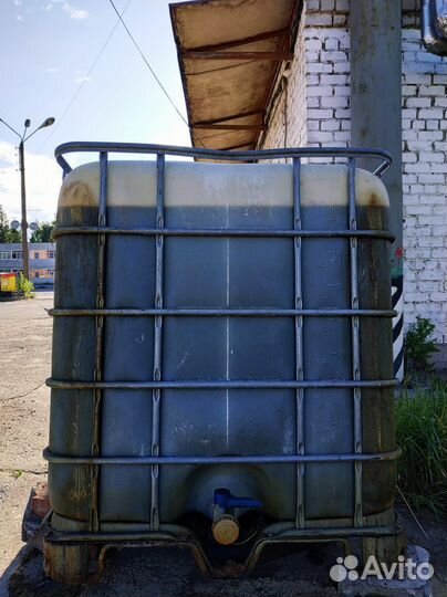 Еврокуб с остатками нефтепродуков