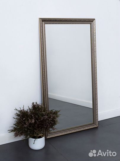 Зеркало настенное декоративное в раме Nuovo