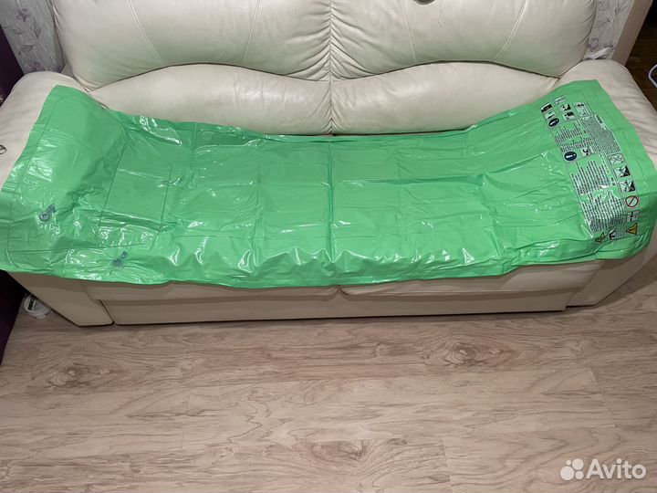 Надувной матрас для плавания