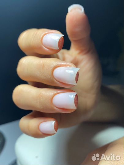 Покрытие гель-лаком, наращивание, мастер маникюра