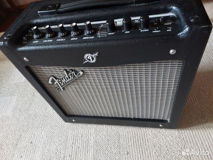 Комбоусилитель для электрогитары как новый
