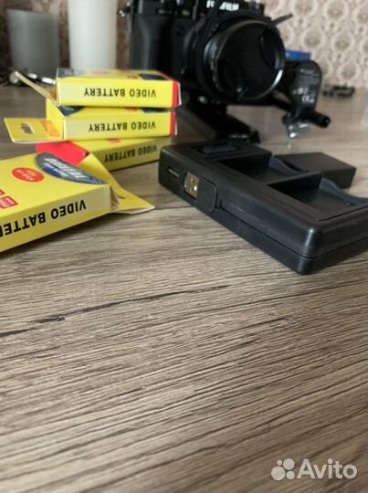 Зарядное и 4х 1200mAh NP-W126 для Fujifilm