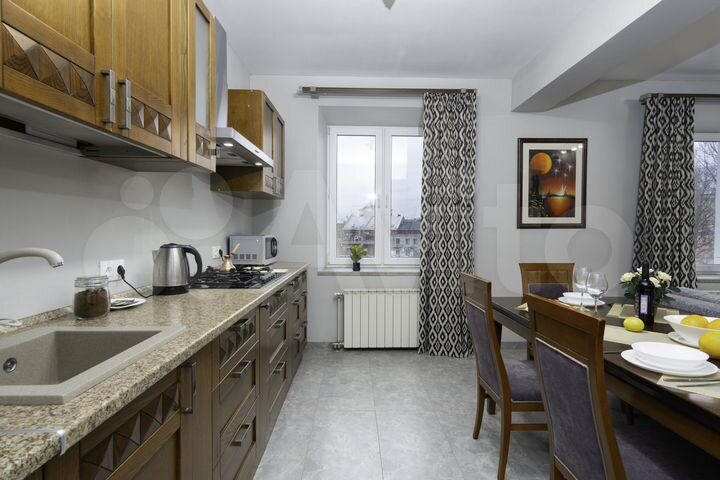 2-к. квартира, 60 м², 3/3 эт.