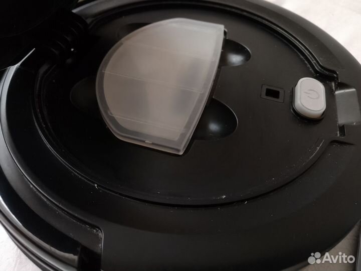 Робот пылесос redmond