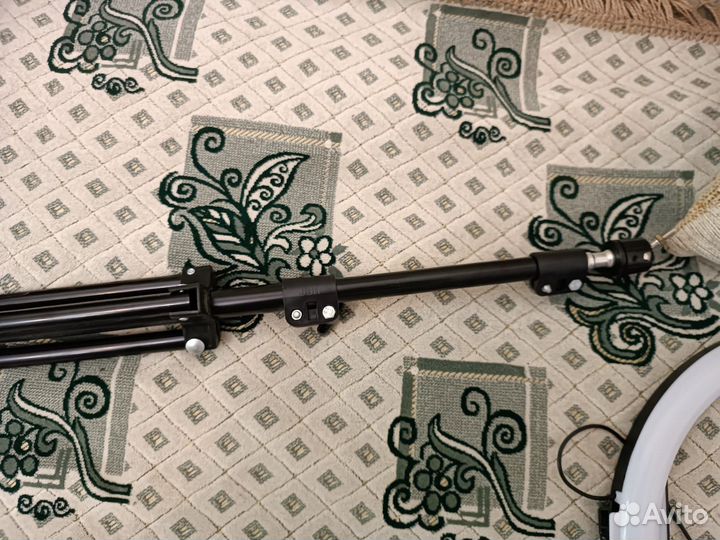 Кольцевая лампа со штативом