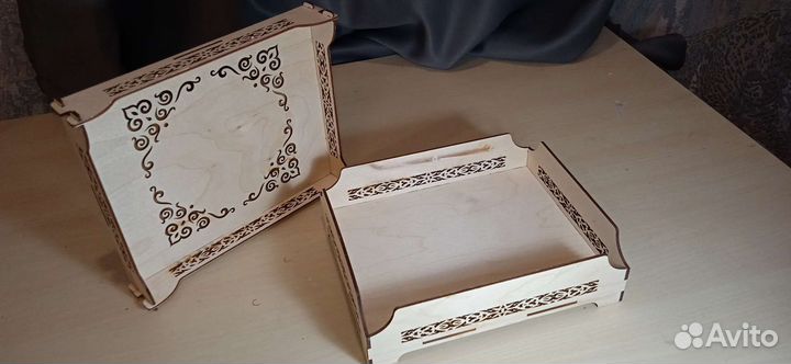 Деревянная шкатулка