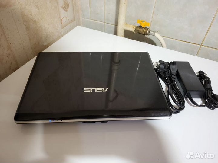 Ноутбук asus