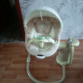 Укачивающий центр graco