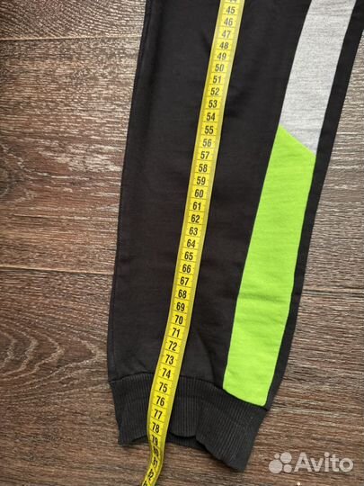 Спортивные брюкина мальчика 134-140