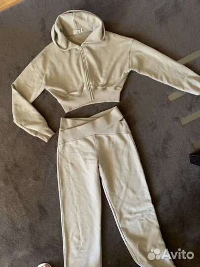 Спортивный костюм женский