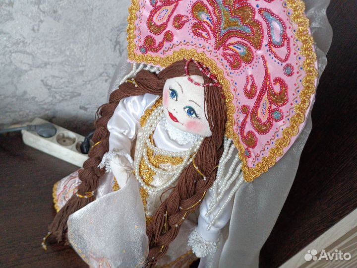 Кукла интерьерная