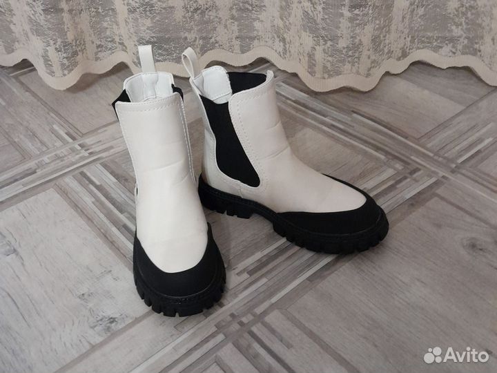 Продам ботинки