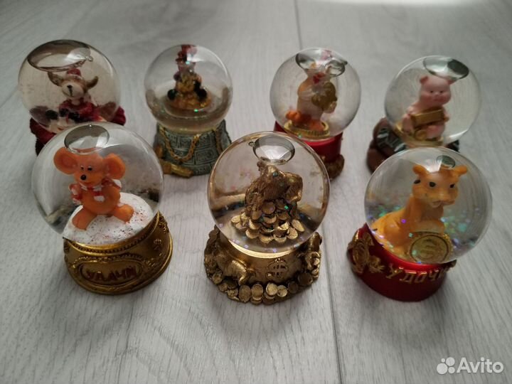 Стеклянные шарики с символом года