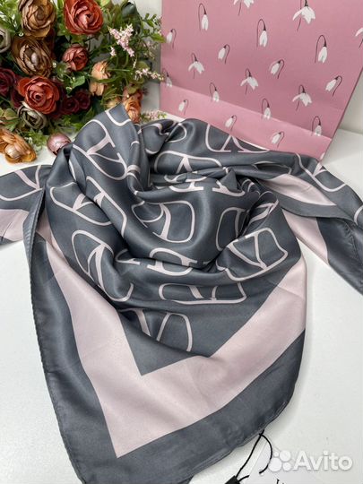 Шелковый платок Valentino серый