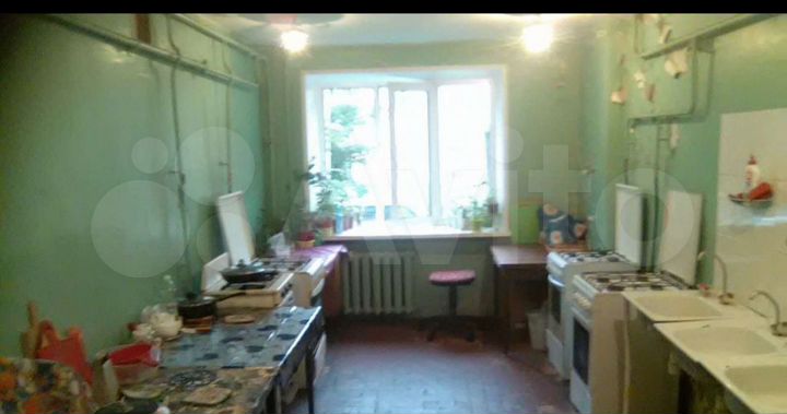 Комната 13 м² в 8-к., 1/5 эт.