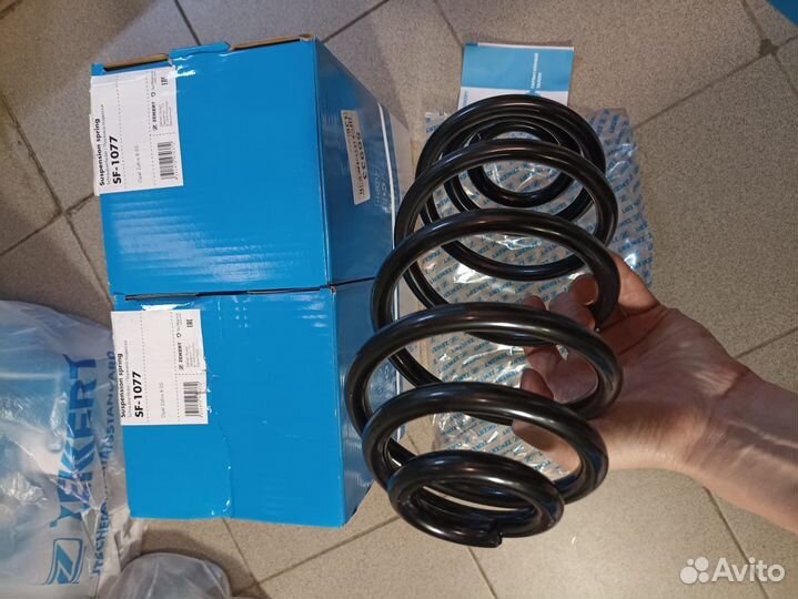 Пружина задняя Opel Zafira B