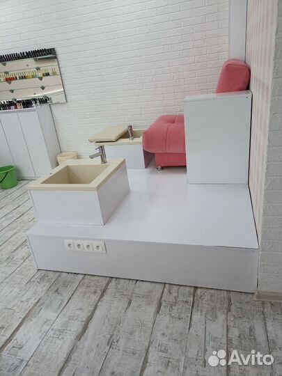 Подиум педикюрный