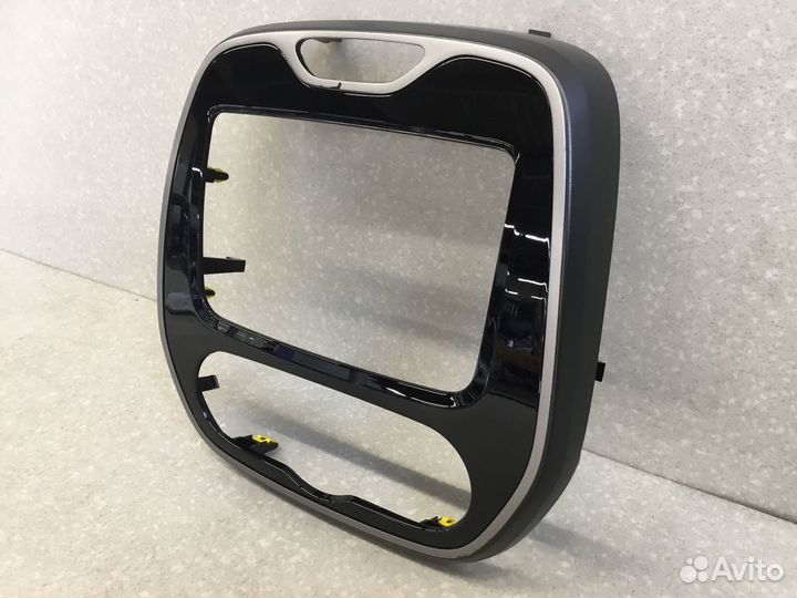 Рамка магнитолы Renault Kaptur 2016