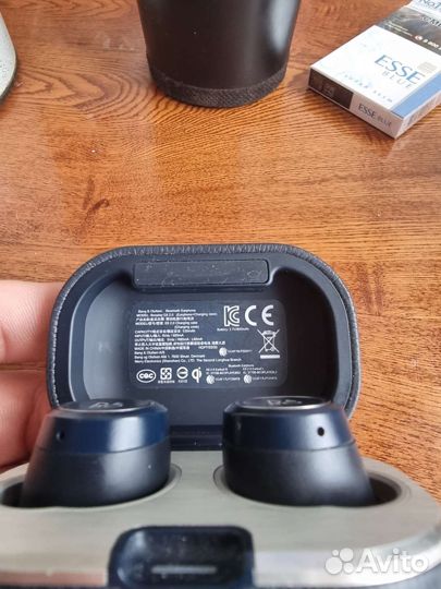Bluetooth наушники bang olufsen e8 2.0
