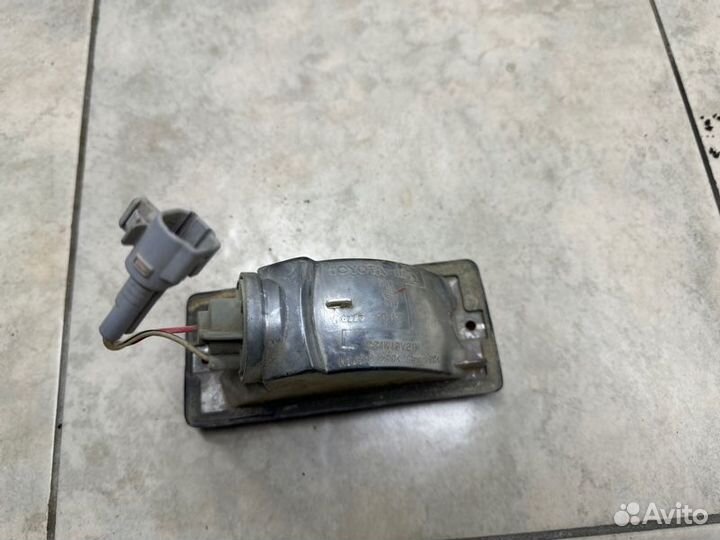 Фонарь противотуманный Toyota Highlander XU40