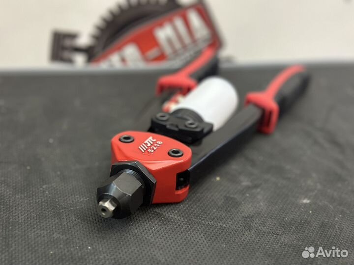 Заклепочник с контейнером JTC