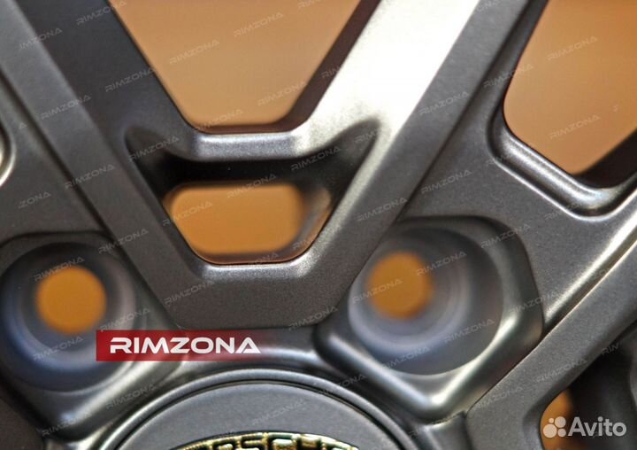 Кованые диски R22 на Porsche Panamera