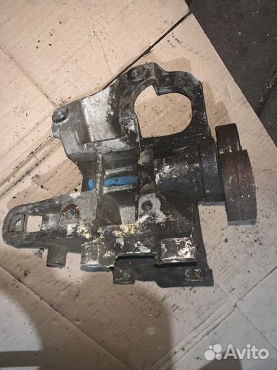 Кронштейн генератора Ford Escort 6 1995-2001