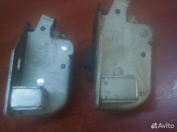 Замок двери задний правый верхний спринтер 906