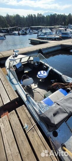 Лодка с мотором