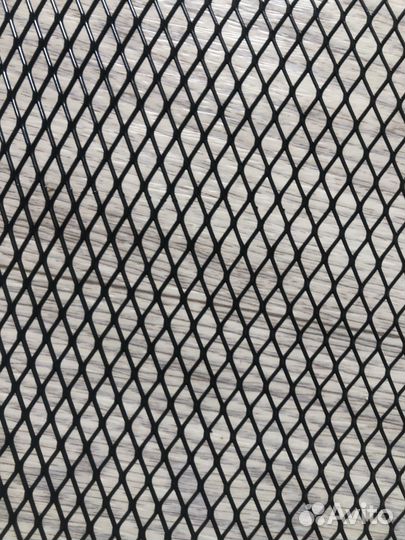 Металлическая сетка в решетку радиатора