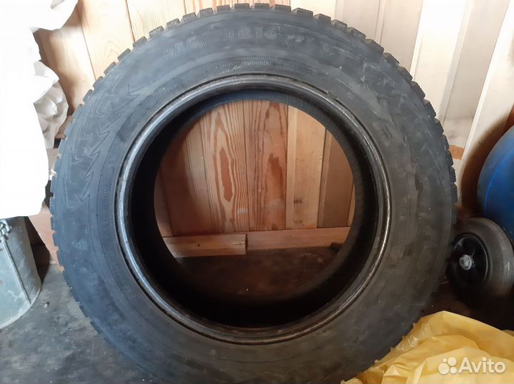 Nokian Tyres Hakkapeliitta 7 215/60 R16