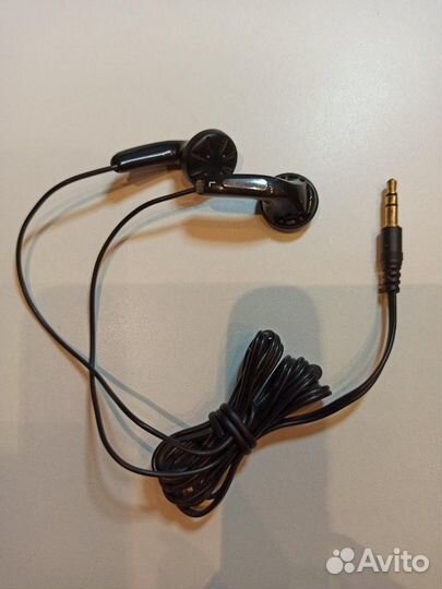 Новые черные наушники