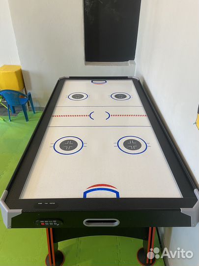 Настольный аэрохоккей