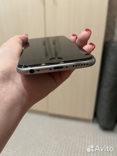 Телефон iPhone 6s