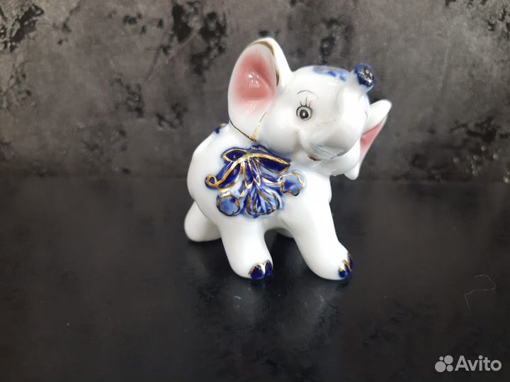 Фарфоровые статуэтки