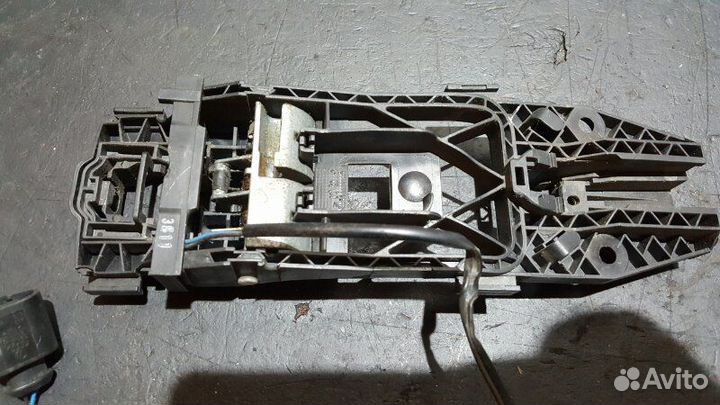 Кронштейн ручки двери Porsche Cayenne 958 M4852