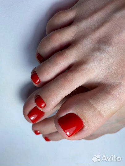 Маникюр, педикюр, брови, наращивание ногтей