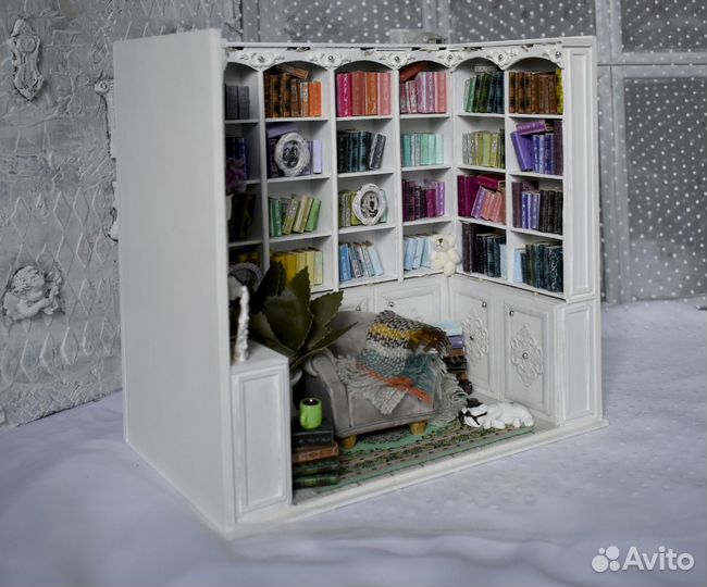 Белая Библиотека миниатюра на книжную полку