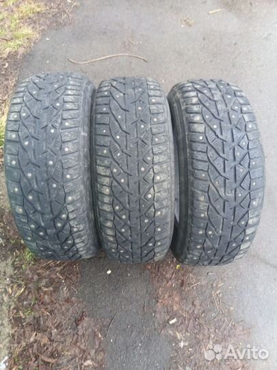 Kormoran SUV Stud 215/65 R16 102T